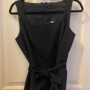 WHITE HOUSE BLACK MARKET black top
